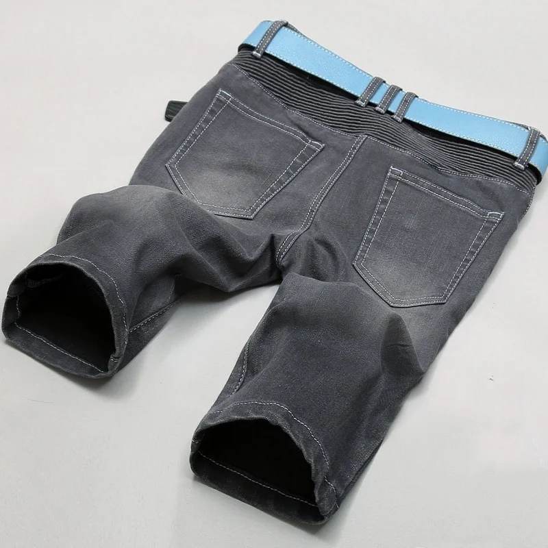 Plus Fashion Size 44 Mens Knee Length Short Jeans Grey Pleated Casual Straight Denim Pants Male Streetwear Cowboy Trousers
Plus Fashion Size 44 Mens Knee Length Short Jeans Grey Pleated Casual Straight Denim Pants Male Streetwear Cowboy Trousers