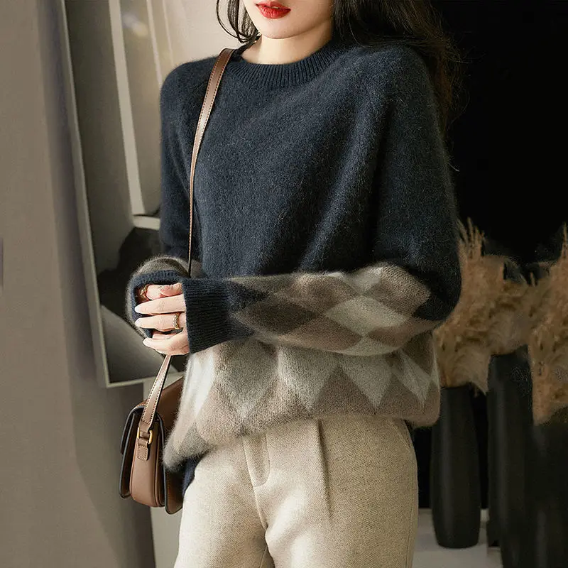 2023 Spring And Autumn Loose Wild Retro Diamond Long-sleeved Rabbit Fur Sweater Pullover Round Neck Sweater Women Foreign Style
2023 Spring And Autumn Loose Wild Retro Diamond Long-sleeved Rabbit Fur Sweater Pullover Round Neck Sweater Women Foreign Style