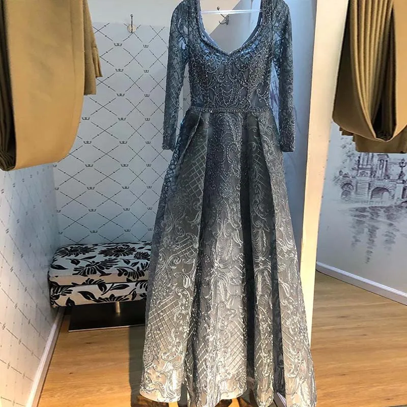 Dubai Blue Full Sleeve Ball Gown Evening Dresses Elegant V Neck Embroidered Crystals Evening Gowns
Dubai Blue Full Sleeve Ball Gown Evening Dresses Elegant V Neck Embroidered Crystals Evening Gowns