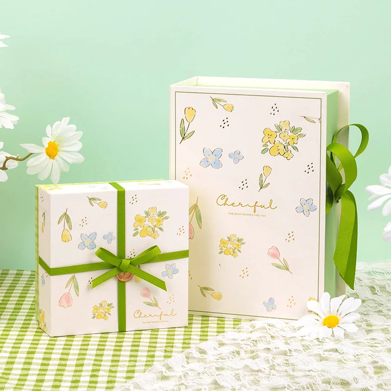 AVEBIEN 2021 New Product Small Fresh Green Flower Box пакеты для упаковки Gift Box Packaging Creative Strawberry Pattern Gift Bo
AVEBIEN 2021 New Product Small Fresh Green Flower Box пакеты для упаковки Gift Box Packaging Creative Strawberry Pattern Gift Bo