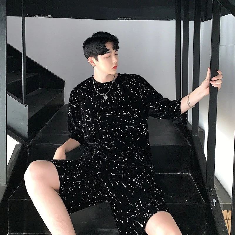 Tracksuit Summer Nightclub Velvet Shiny Mens Two Piece Set Gothic Casual Loose Black T-Shirt Elastic Straight Knee-Length Shorts
Tracksuit Summer Nightclub Velvet Shiny Mens Two Piece Set Gothic Casual Loose Black T-Shirt Elastic Straight Knee-Length Shorts