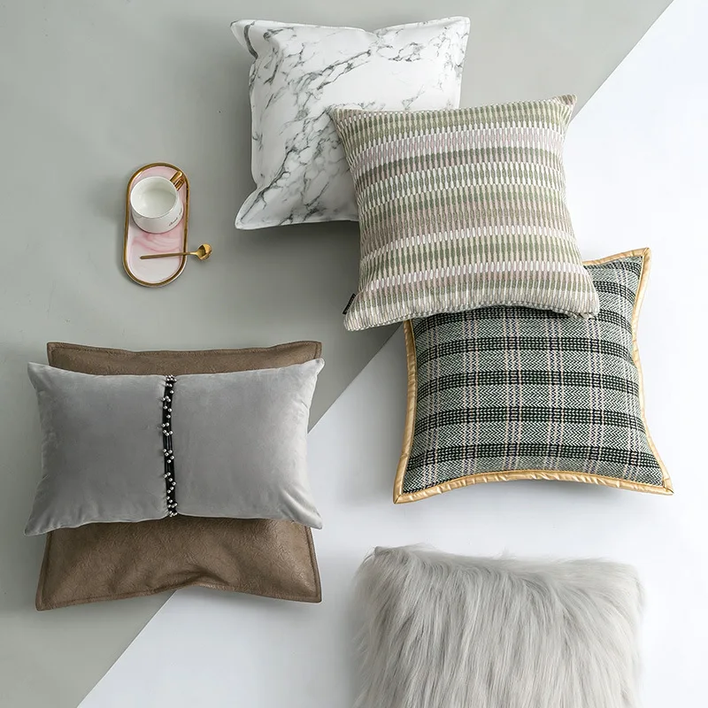 Decorative Throw Pillow Covers Luxury Faux Fuzzy Fur Soft Cushion Pillow Case Decor gray style for Couch Sofa Bedroom Car
Decorative Throw Pillow Covers Luxury Faux Fuzzy Fur Soft Cushion Pillow Case Decor gray style for Couch Sofa Bedroom Car
