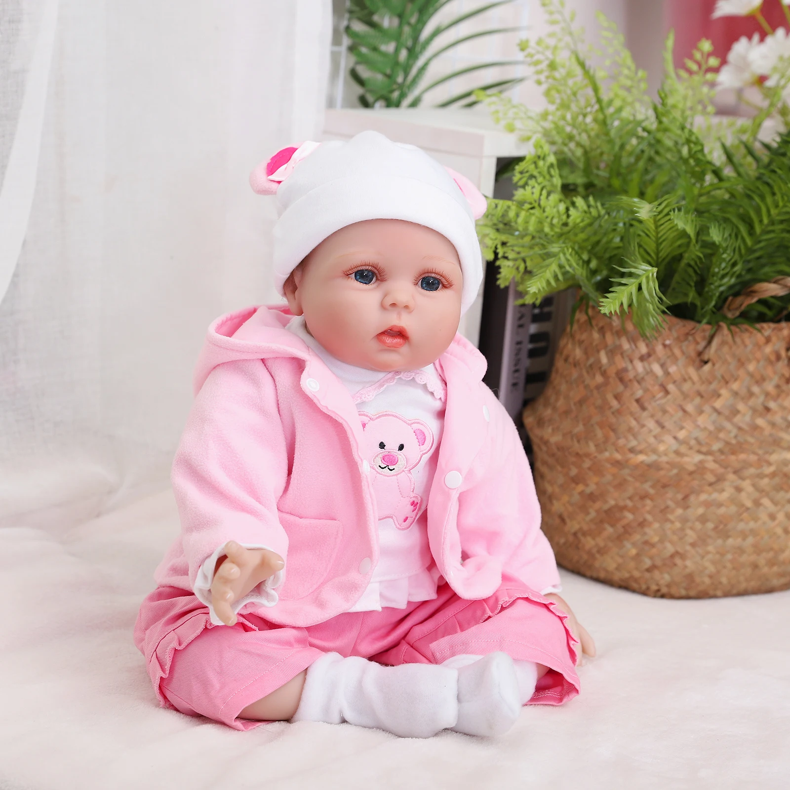 55 Cm Reborn Doll Girl Soft Cloth Body Silicone Exquisite Face Hand-painted Toy Doll Gives Bear Doll Birthday Christmas Gift
55 Cm Reborn Doll Girl Soft Cloth Body Silicone Exquisite Face Hand-painted Toy Doll Gives Bear Doll Birthday Christmas Gift