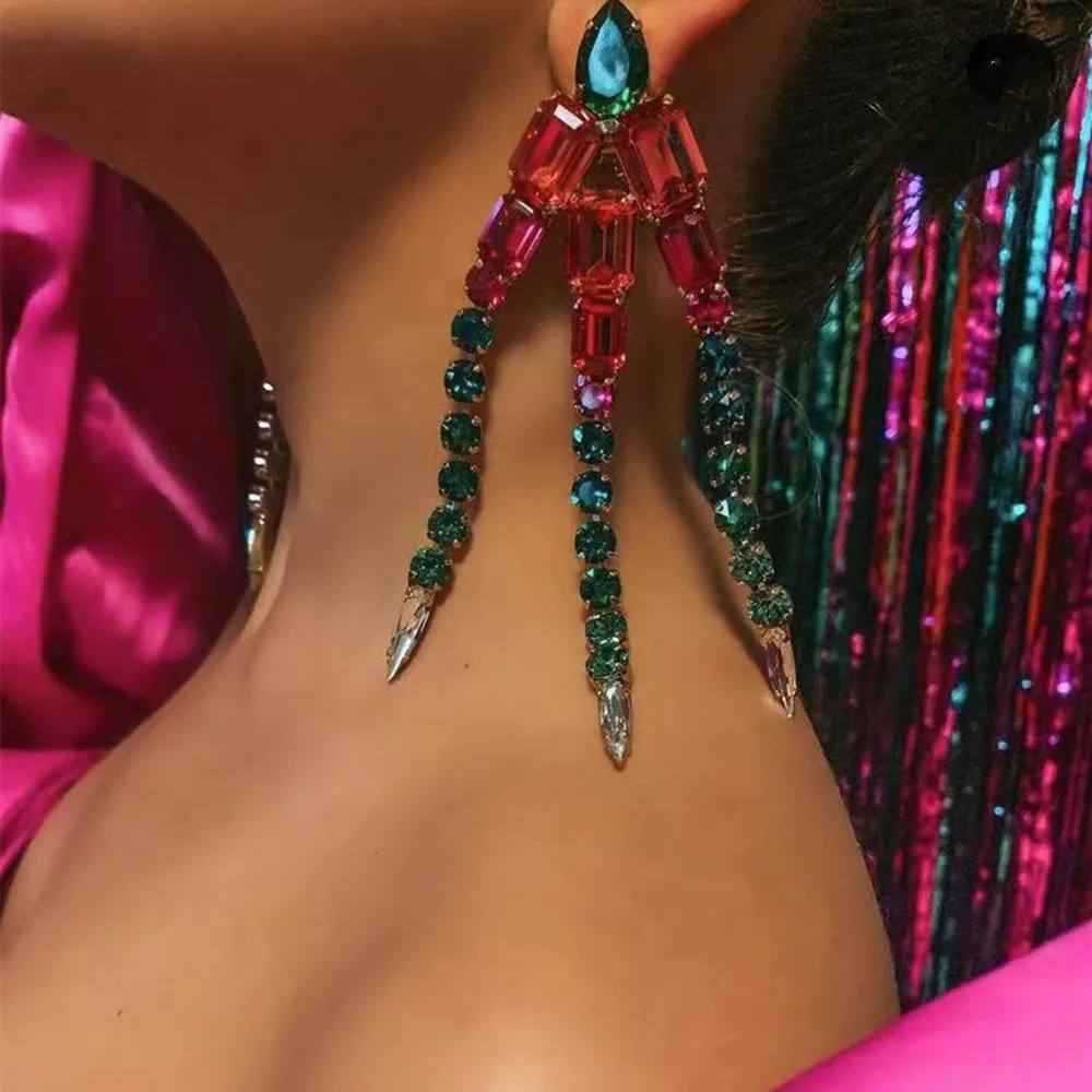 2022 INS Rhinestone Red Green Stone Tassel Big Drop Earrings Wedding Jewelry for Women Luxury Crystal Water Drop Dangle Earrings
2022 INS Rhinestone Red Green Stone Tassel Big Drop Earrings Wedding Jewelry for Women Luxury Crystal Water Drop Dangle Earrings