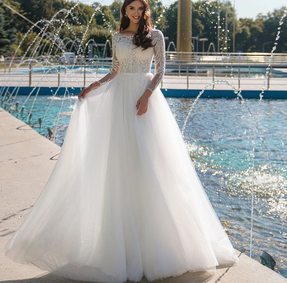11579#Unique Illusion O-Neck Tulle Sweep Train Full Sleeve A-Line Lace Applique Wedding Dress Wedding Gown Bridal Gown
11579#Unique Illusion O-Neck Tulle Sweep Train Full Sleeve A-Line Lace Applique Wedding Dress Wedding Gown Bridal Gown