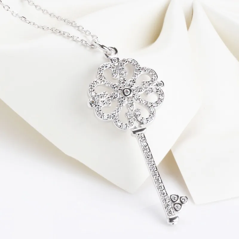 925 Sterling Silver Shining Diamond Key Luxury Pendant Necklace for Women Link Chain Romantic Necklace Fine Jewelry Gifts
925 Sterling Silver Shining Diamond Key Luxury Pendant Necklace for Women Link Chain Romantic Necklace Fine Jewelry Gifts