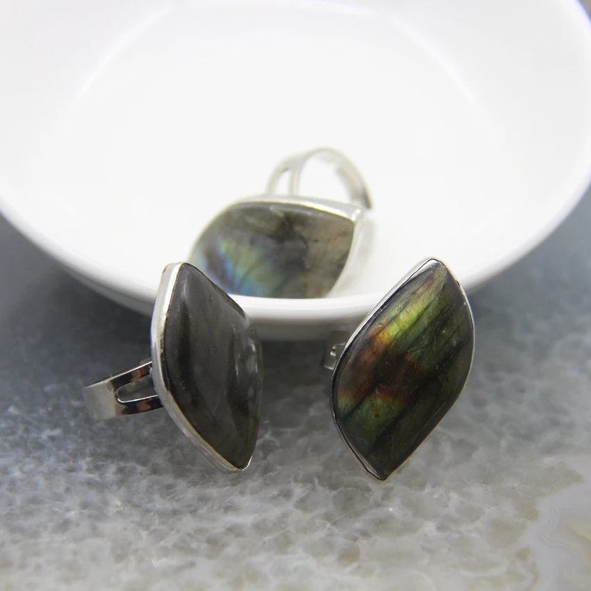 Natural Labradorite Open Adjustable Ring,Reiki Quartz Healing Crystal Finger Ring Jewelry Gift For Women/Man,Minimalist Ring
Natural Labradorite Open Adjustable Ring,Reiki Quartz Healing Crystal Finger Ring Jewelry Gift For Women/Man,Minimalist Ring