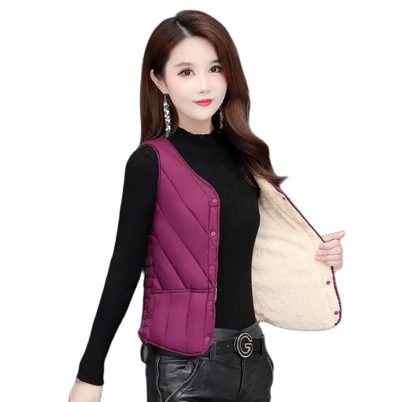 Winter Down Cotton Vest Women Thick Velvet 2022 New Lightweight Slim Short Inner Wear Warm Inner Tank Top Mother Waistcoat Thick
Winter Down Cotton Vest Women Thick Velvet 2022 New Lightweight Slim Short Inner Wear Warm Inner Tank Top Mother Waistcoat Thick