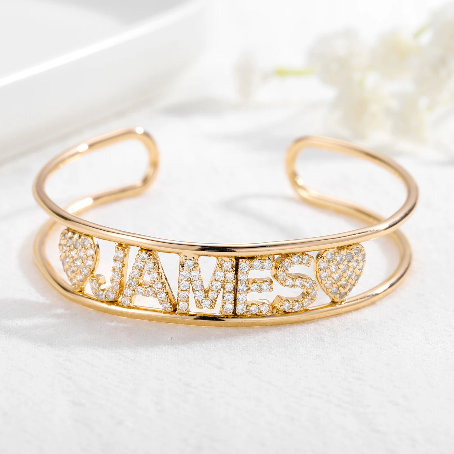 Iced Out Custom Zircon Bangles Personalized Letter Name Bracelet Personalized Monogram Bracelet Crystal Hollow Gift for Daughter
Iced Out Custom Zircon Bangles Personalized Letter Name Bracelet Personalized Monogram Bracelet Crystal Hollow Gift for Daughter