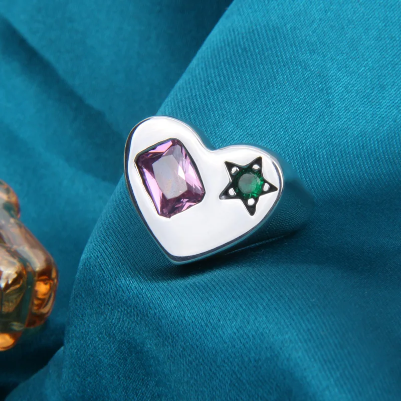 national standard s925 sterling silver new romantic colored gemstone five-pointed star inlaid love ring
national standard s925 sterling silver new romantic colored gemstone five-pointed star inlaid love ring