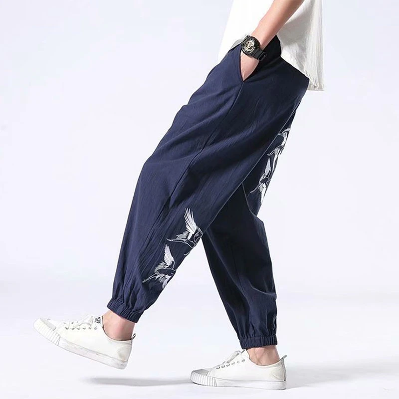 Chinese Men's Pants Harajuku Retro Crane Embroidery Men's Trousers Harem Pants Cotton Linen Plus Size Kimono Yukata Streetwear
Chinese Men's Pants Harajuku Retro Crane Embroidery Men's Trousers Harem Pants Cotton Linen Plus Size Kimono Yukata Streetwear