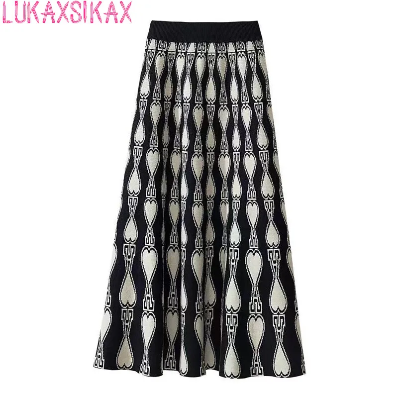 LUKAXSIKAX New Autumn Winter Women High Waist Slim Long Skirt High Quality Elegant Love Pattern Letter Knitted Skirt
LUKAXSIKAX New Autumn Winter Women High Waist Slim Long Skirt High Quality Elegant Love Pattern Letter Knitted Skirt
