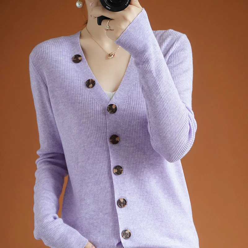 2023 New Women Cardigan 100% Fine Wool Knitted Sweaters V-neck Long Sleeved Solid Shirt Spring Thin Cardigans for Women Autumn
2023 New Women Cardigan 100% Fine Wool Knitted Sweaters V-neck Long Sleeved Solid Shirt Spring Thin Cardigans for Women Autumn