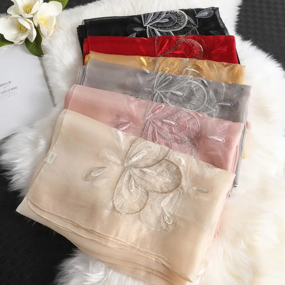 Fashion Real Silk Wool Scarf Floral Embroidery For Women 2024 Winter Scarves Shawls Hijab Wraps Pashmina Bandana Hijab Poncho
Fashion Real Silk Wool Scarf Floral Embroidery For Women 2024 Winter Scarves Shawls Hijab Wraps Pashmina Bandana Hijab Poncho