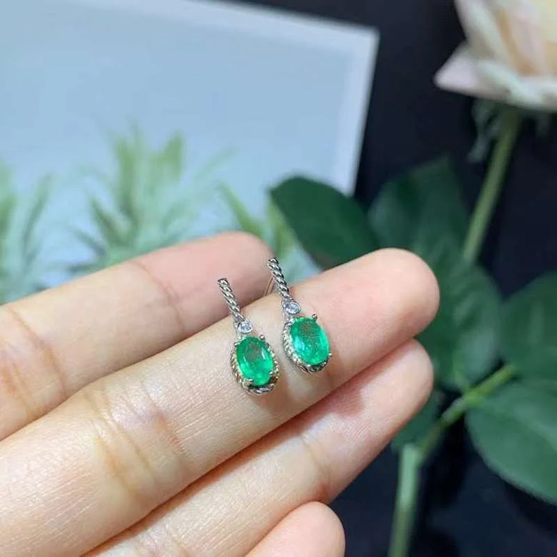 YULEM Jewelry Dazzling Silver Emerald Drop Earrings for Party 4mm*6mm 100% Natural Emerald Eardrop 925 Silver Emerald Jewelry
YULEM Jewelry Dazzling Silver Emerald Drop Earrings for Party 4mm*6mm 100% Natural Emerald Eardrop 925 Silver Emerald Jewelry