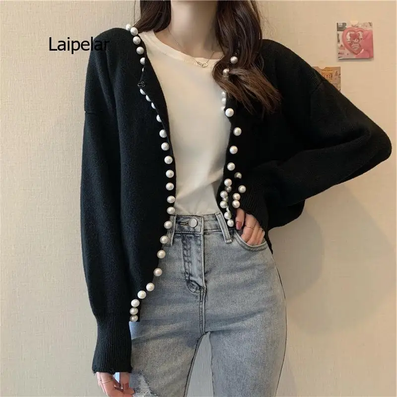 2022 new Korean fashion pearl jackets cardigan sleeve batwing wool knitted vintage high quality female coat
2022 new Korean fashion pearl jackets cardigan sleeve batwing wool knitted vintage high quality female coat
