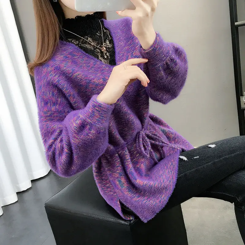 Fake Two-Piece V-neck Lace Sweater for Women 2021 Autumn and Winter Korean Loose Bottoming Shirt Sashes Pullover Warm Sweater
Fake Two-Piece V-neck Lace Sweater for Women 2021 Autumn and Winter Korean Loose Bottoming Shirt Sashes Pullover Warm Sweater