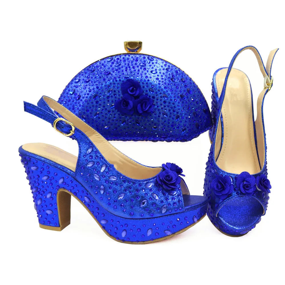 Hot Sale Blue Women Shoes Match Purse Set With Flower Decorate African Dress Pumps And Handbag For Party CR540,Heel 10CM
Hot Sale Blue Women Shoes Match Purse Set With Flower Decorate African Dress Pumps And Handbag For Party CR540,Heel 10CM