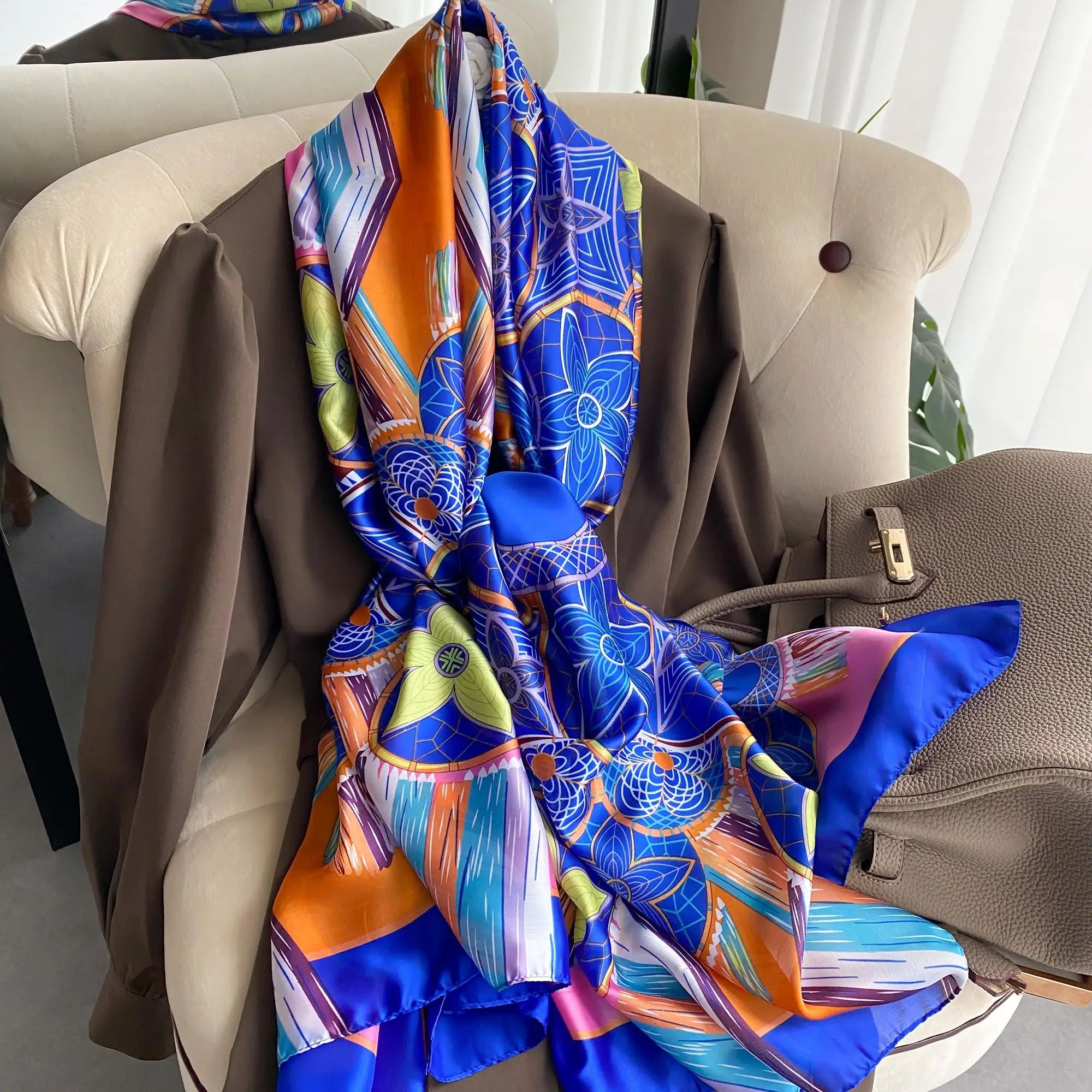 Luxury Brand 2021 Pashmina Bandana Beach Stoles Hijab Summer Women Scarves Soft Long Silk Scarves Lady Shawl And Wrap Designer
Luxury Brand 2021 Pashmina Bandana Beach Stoles Hijab Summer Women Scarves Soft Long Silk Scarves Lady Shawl And Wrap Designer