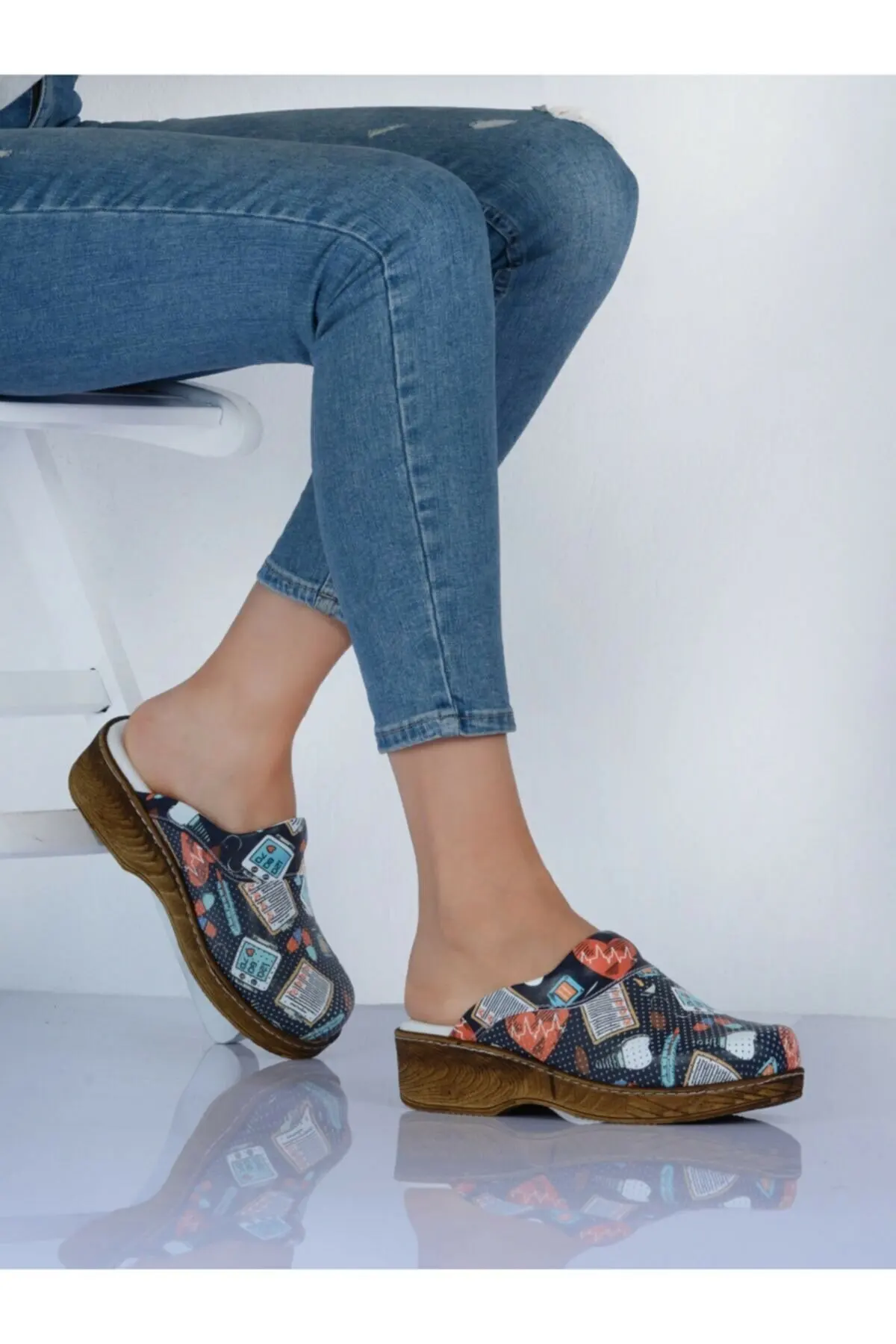 2021 New Orthopedic Sabo Women Slippers Sandals Shoes Nurse Doctor Hospital Medical Casual Quality Soft Comfort Anti-Slip Clogs
2021 New Orthopedic Sabo Women Slippers Sandals Shoes Nurse Doctor Hospital Medical Casual Quality Soft Comfort Anti-Slip Clogs