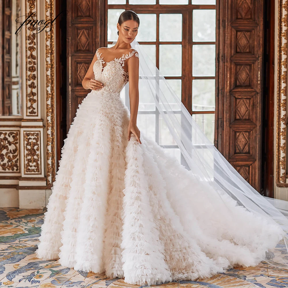 Fmogl Sexy Backless Ruffles Lace Vintage Wedding Dresses Luxury Cap Sleeve Appliques Beaded Court Train A Line Bridal Gowns
Fmogl Sexy Backless Ruffles Lace Vintage Wedding Dresses Luxury Cap Sleeve Appliques Beaded Court Train A Line Bridal Gowns