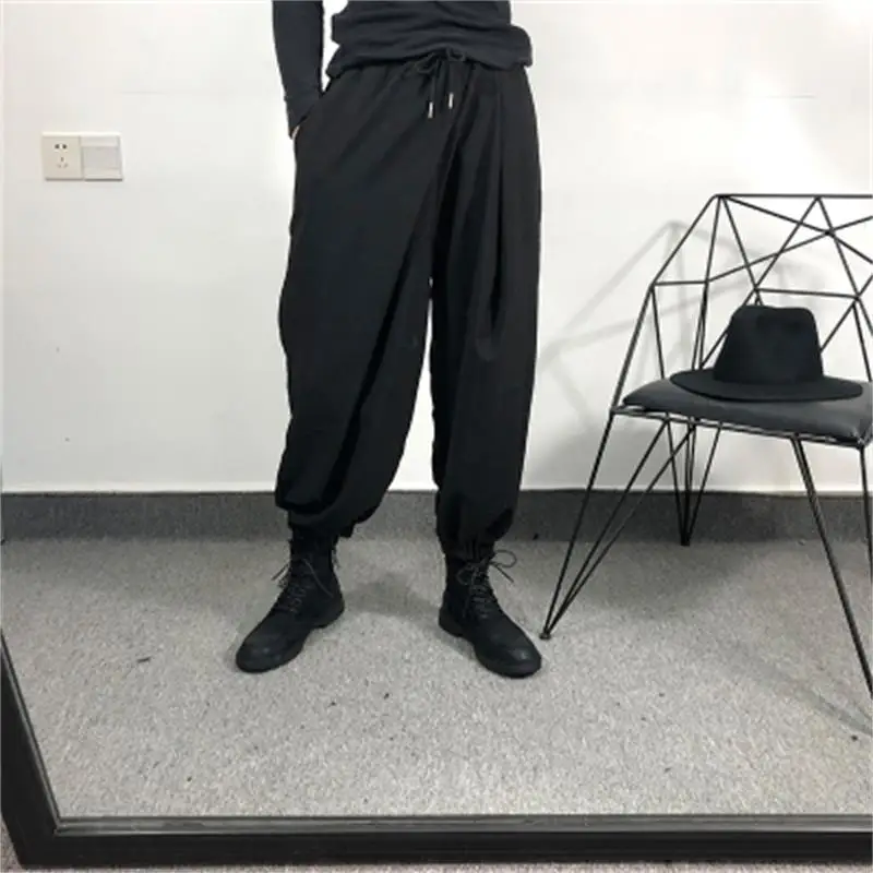 Original designer loose casual Harun trousers dark wind personality pleats asymmetric bound leg pants fashion
Original designer loose casual Harun trousers dark wind personality pleats asymmetric bound leg pants fashion