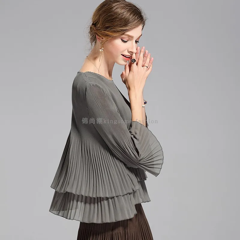 miyake pleated cropped women's tops 2021 large size loose trumpet sleeves casual solid European station T-shirts for woman
miyake pleated cropped women's tops 2021 large size loose trumpet sleeves casual solid European station T-shirts for woman
