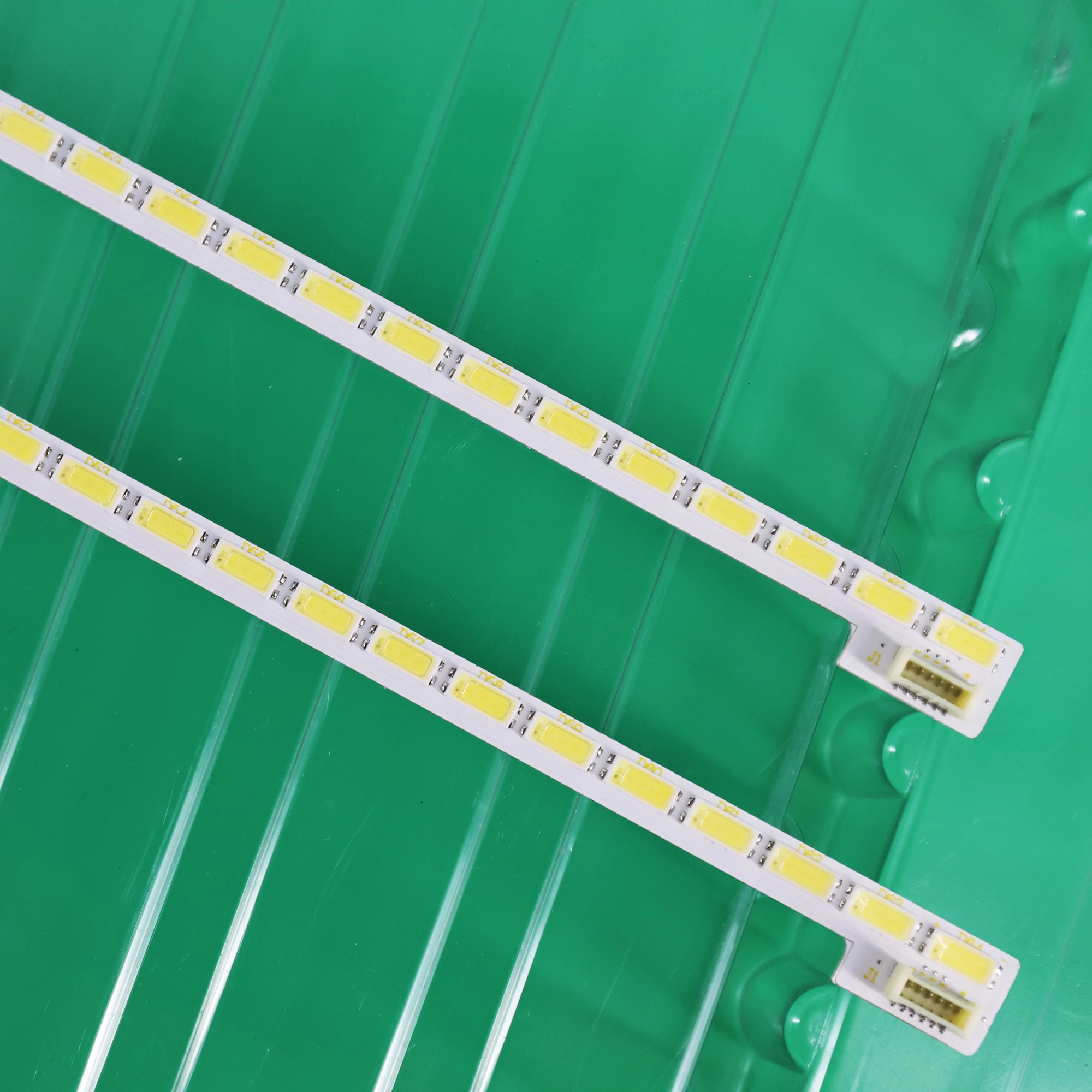 New 5 PCS/lot 64LED LED backlight strip for Aoc LE42D5520 LG Innotek 42Inch 7030PKG 64ea 74.42T23.001
New 5 PCS/lot 64LED LED backlight strip for Aoc LE42D5520 LG Innotek 42Inch 7030PKG 64ea 74.42T23.001