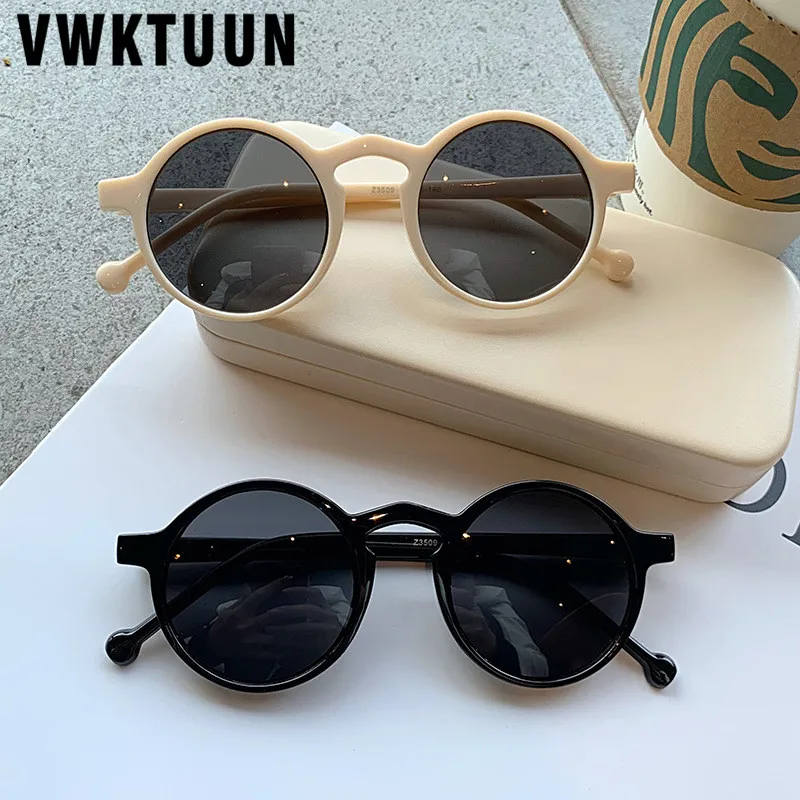 Солнцезащитные очки VWKTUUN для мужчин и женщин, круглые солнечные очки с заклепками в оправе, с защитой UV400, для вождения, в Корейском стиле
Солнцезащитные очки VWKTUUN для мужчин и женщин, круглые солнечные очки с заклепками в оправе, с защитой UV400, для вождения, в Корейском стиле