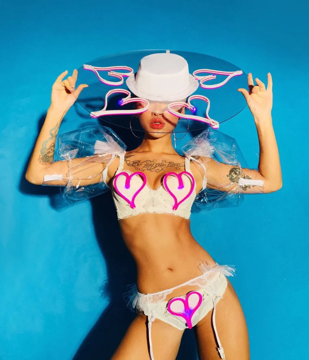 sexy LED lighting bikini dance costumes Nightclub bar woman love heart sweet stage party costume dropshiping
sexy LED lighting bikini dance costumes Nightclub bar woman love heart sweet stage party costume dropshiping