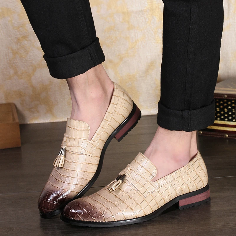 2021 Italian Outdoor Business Formal Dress Men Leather Loafer Formal Wedding Flats Designer Office Oxford Casual Shoes for Men
2021 Italian Outdoor Business Formal Dress Men Leather Loafer Formal Wedding Flats Designer Office Oxford Casual Shoes for Men