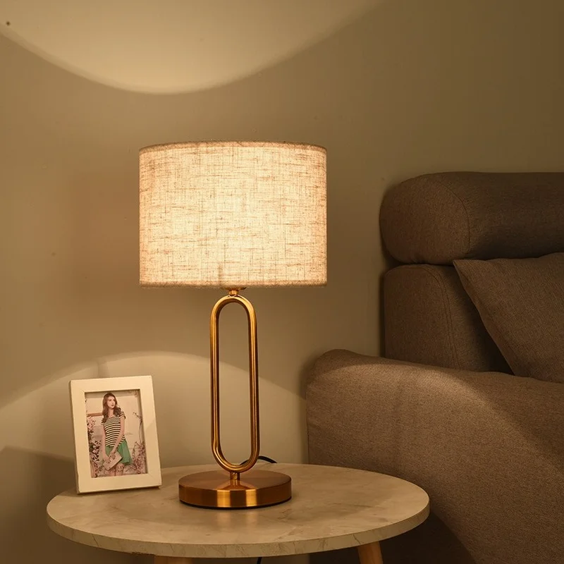 Nordic Golden Ring Table Lamp for Bedroom Bedside Luxury Gold U-shaped Light Hotel Kitchen Art Deco Fabric Fixture
Nordic Golden Ring Table Lamp for Bedroom Bedside Luxury Gold U-shaped Light Hotel Kitchen Art Deco Fabric Fixture