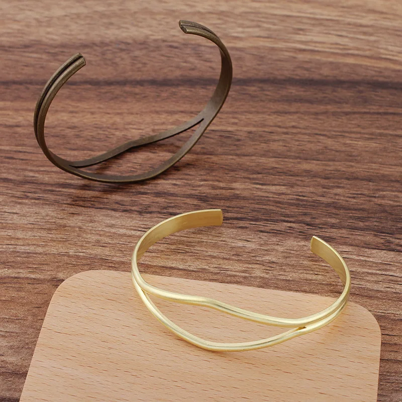 10pcs DIY Simple Copper Bangle Bracelet Base Blanks Open Cuff Bracelet Settings For Men Women Hand Crafts Jewelry Accessories
10pcs DIY Simple Copper Bangle Bracelet Base Blanks Open Cuff Bracelet Settings For Men Women Hand Crafts Jewelry Accessories