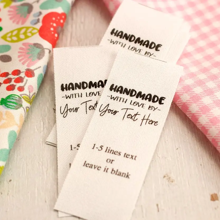 Handmade Cotton Label with Logo or Text, Sewing Accessories, Tags for Knitted Things, Custom,Personalizada, Gift Tags, 25x70mm
Handmade Cotton Label with Logo or Text, Sewing Accessories, Tags for Knitted Things, Custom,Personalizada, Gift Tags, 25x70mm