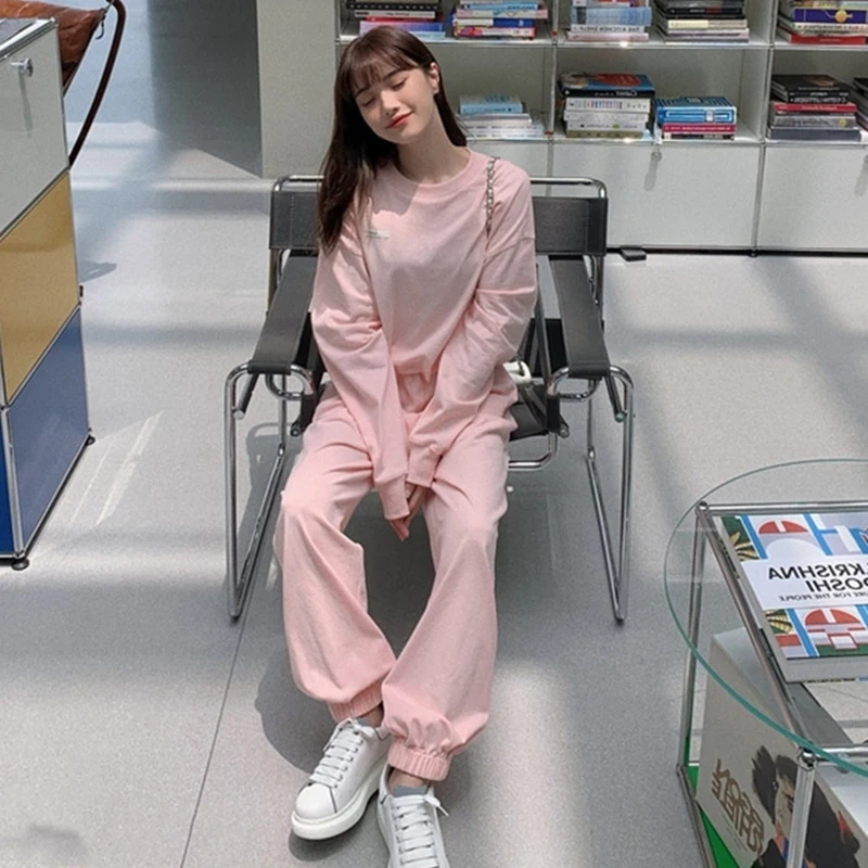 Women's Sports Suit Spring Autumn Short Round Neck Pullover Long-Sleeve Tops Solid Mid-Waist Wide-Leg Trousers Two-Piece Set
Women's Sports Suit Spring Autumn Short Round Neck Pullover Long-Sleeve Tops Solid Mid-Waist Wide-Leg Trousers Two-Piece Set