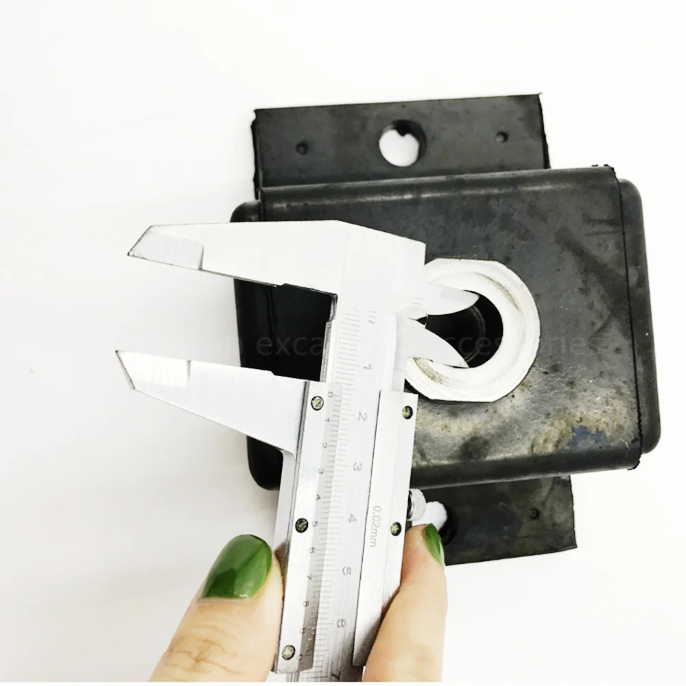 For SWE50 60 70 Engine Shock Absorber Machine Foot Cushion Shock Absorber Cushion Excavator Parts
For SWE50 60 70 Engine Shock Absorber Machine Foot Cushion Shock Absorber Cushion Excavator Parts