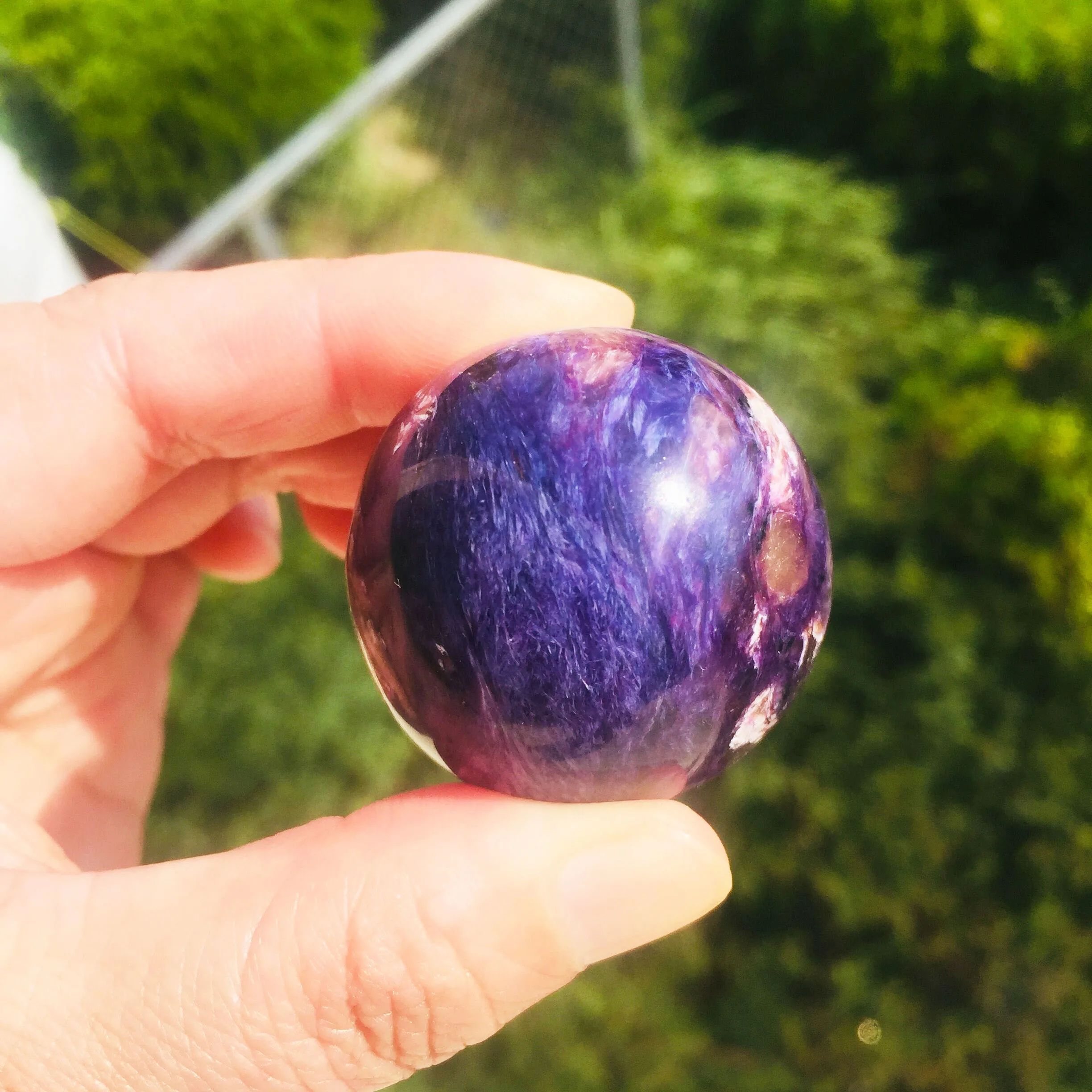 1PCS High quality Natural purple charoite Sphere Polished Healing crystal Ball For Feng Shui Decoration
1PCS High quality Natural purple charoite Sphere Polished Healing crystal Ball For Feng Shui Decoration