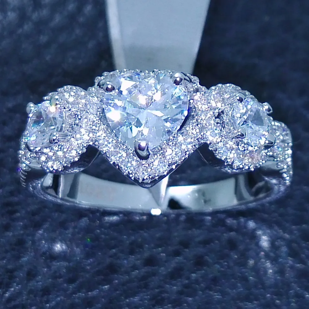 Heart Shape AAAAA Zircon 925 Sterling Silver Party Wedding Band Rings for women Bridal Engagement Finger Jewelry
Heart Shape AAAAA Zircon 925 Sterling Silver Party Wedding Band Rings for women Bridal Engagement Finger Jewelry