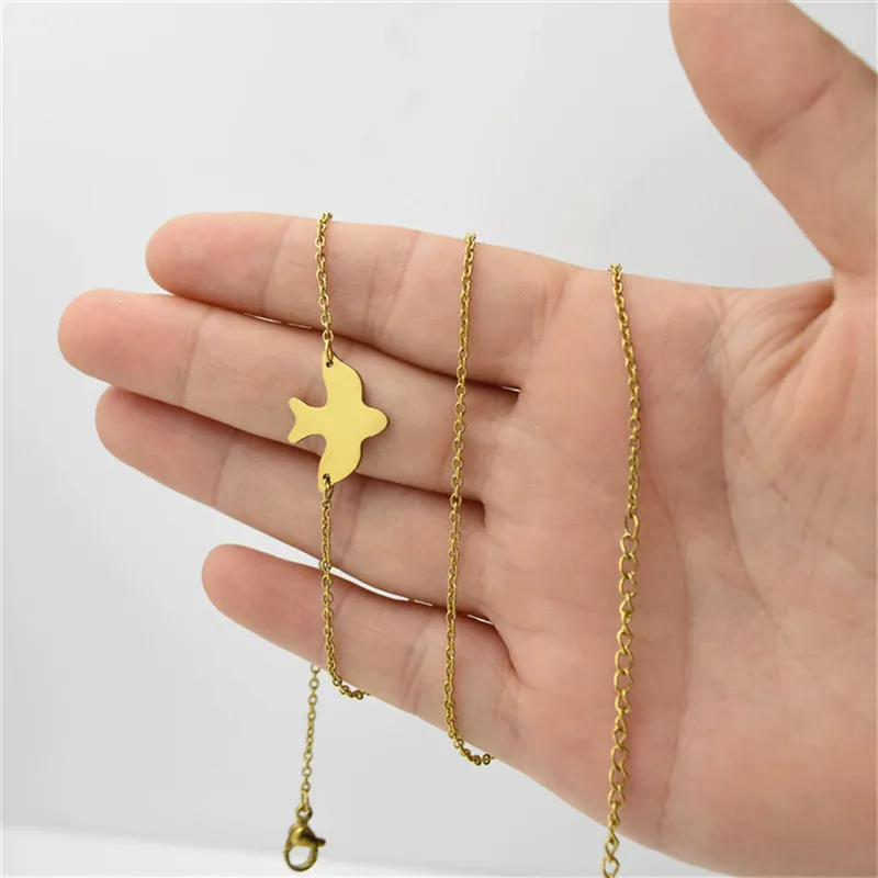 European And American Accessories Short Necklace Stainless Steel Peace Dove Bird Clavicle Chain Summer Simple Woman
European And American Accessories Short Necklace Stainless Steel Peace Dove Bird Clavicle Chain Summer Simple Woman