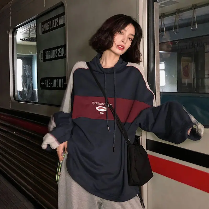 unisex hooded shirt 2022 autumn Korean vintage letter print hit color high neck long sleeve T-shirt women preppy street top
unisex hooded shirt 2022 autumn Korean vintage letter print hit color high neck long sleeve T-shirt women preppy street top