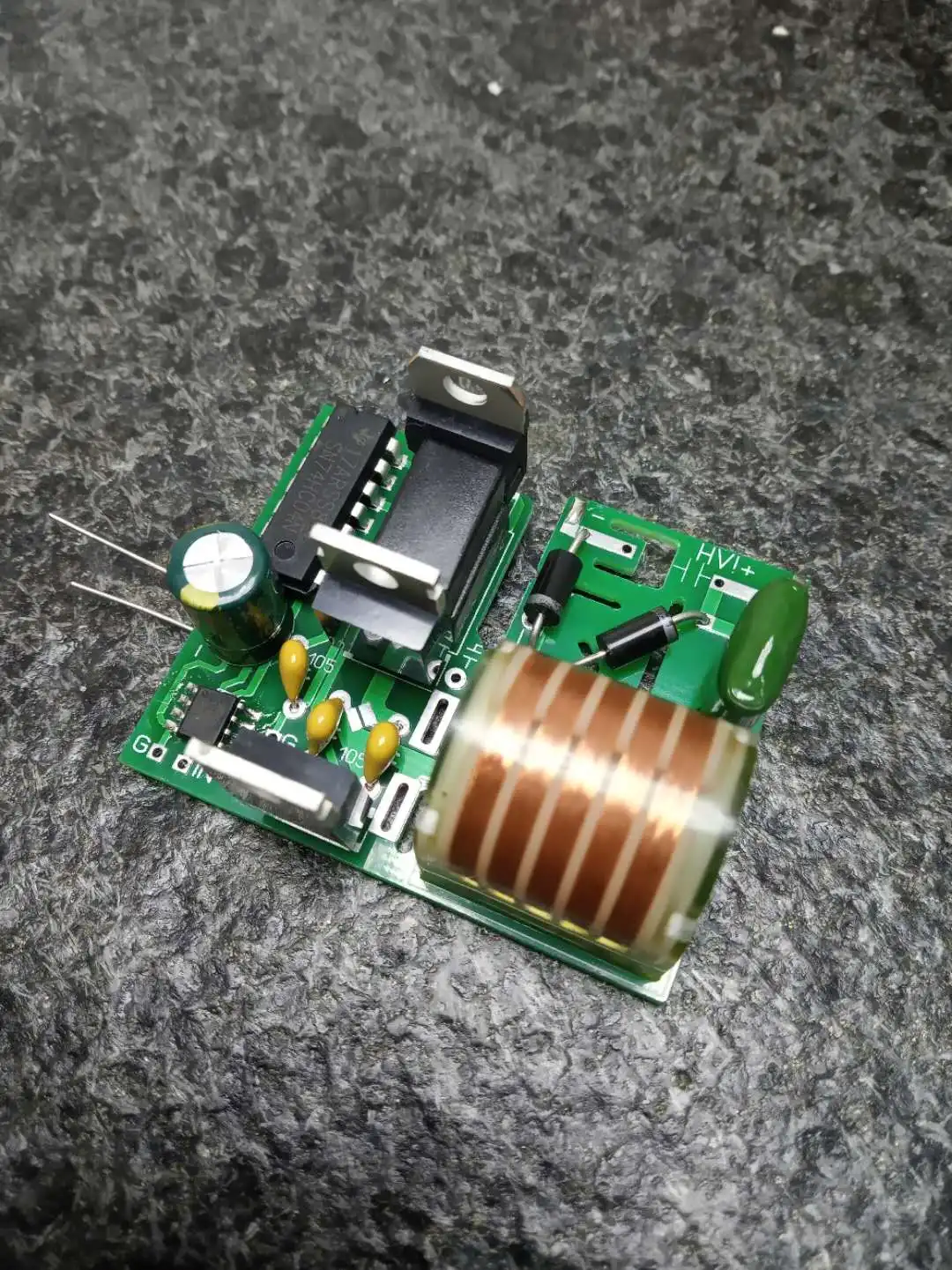 DC-DC9v-15v DC 12v Boost 3 кВ ~ 5 кв модуль импульсного разряда зажигания трансформатор инвертор DIY
DC-DC9v-15v DC 12v Boost 3 кВ ~ 5 кв модуль импульсного разряда зажигания трансформатор инвертор DIY