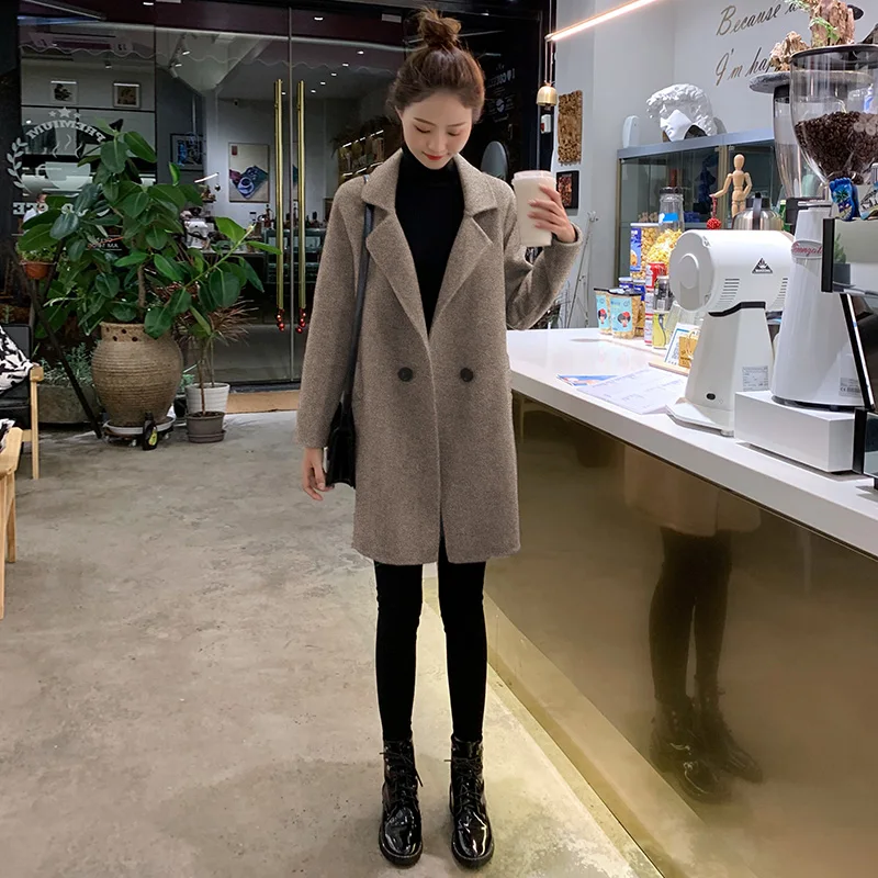 Women Wool Blend Warm Long Coat Autumn Winter Vintage jacket Loose Lapel Office Woolen Overcoat Chic Female Cashmere Outerwear
Women Wool Blend Warm Long Coat Autumn Winter Vintage jacket Loose Lapel Office Woolen Overcoat Chic Female Cashmere Outerwear