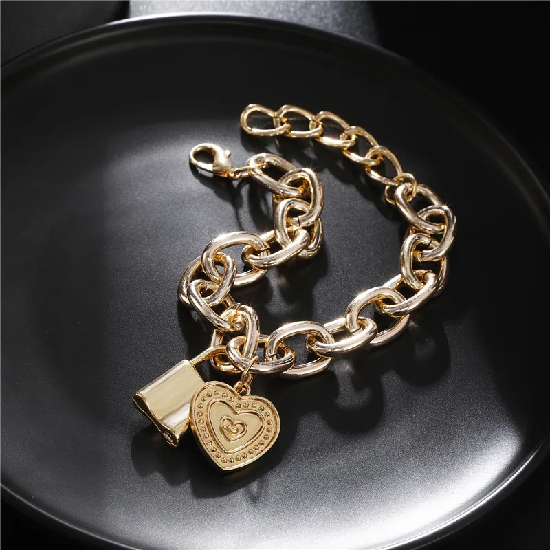 Hot - selling creative personality new alloy lock aluminum chain love pendant bracelet
Hot - selling creative personality new alloy lock aluminum chain love pendant bracelet