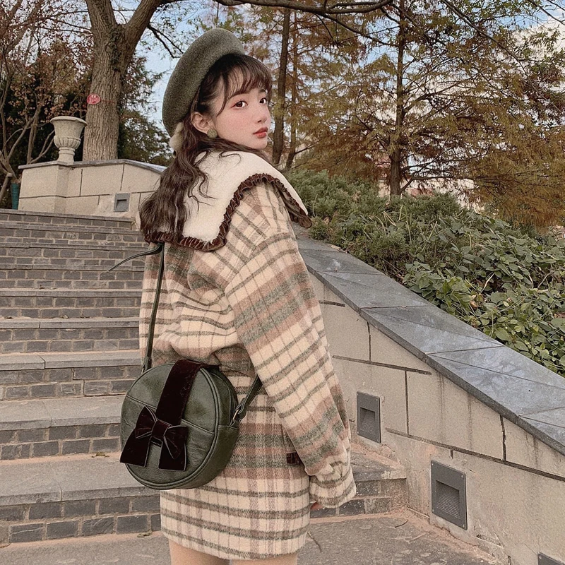 Princess sweet lolita suit Bobon21 British vintage Plaid Plush large lapel wool lantern sleeves short coat skirt suit CB1848
Princess sweet lolita suit Bobon21 British vintage Plaid Plush large lapel wool lantern sleeves short coat skirt suit CB1848
