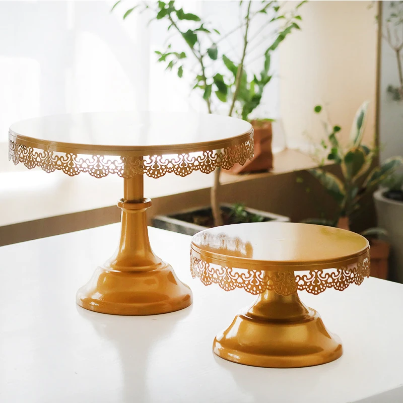 European Dessert Tray Decoration Golden Goblet Cake Dessert Display Stand Metal Art Tray Wedding Party Decoration Dim Sum Plate
European Dessert Tray Decoration Golden Goblet Cake Dessert Display Stand Metal Art Tray Wedding Party Decoration Dim Sum Plate