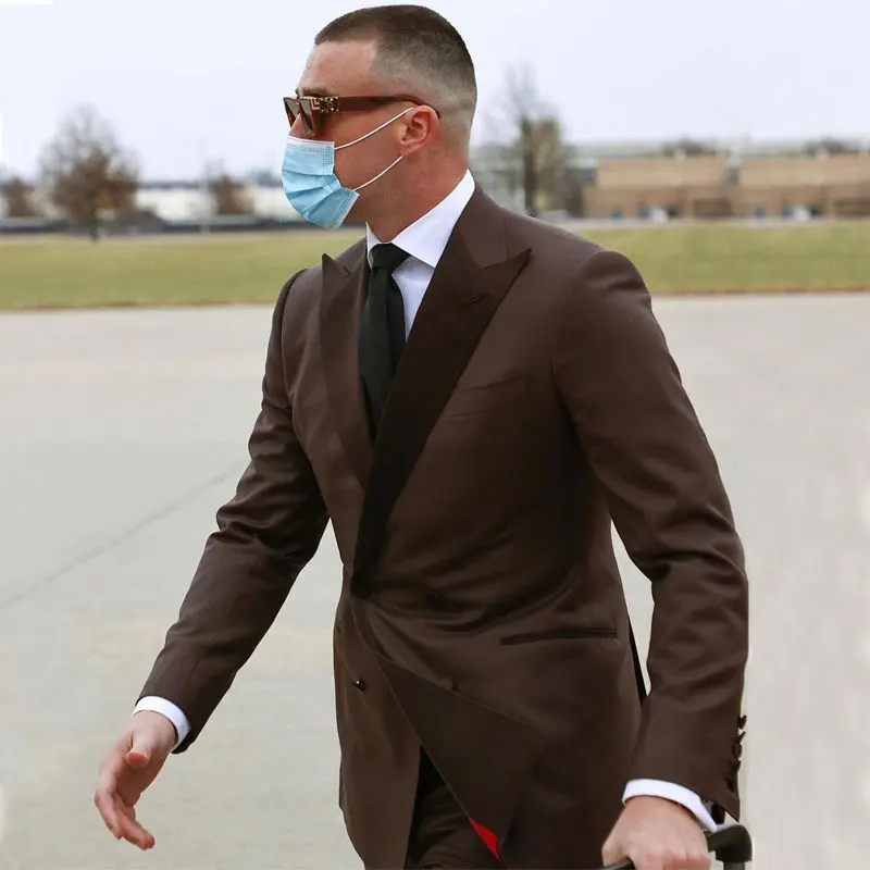 Handsome Brown Men's Suit Peaked Lapel For Wedding Male Blazer Two Pieces Formal Tuxedos Double Breasted Prom Jackets With Pants
Handsome Brown Men's Suit Peaked Lapel For Wedding Male Blazer Two Pieces Formal Tuxedos Double Breasted Prom Jackets With Pants