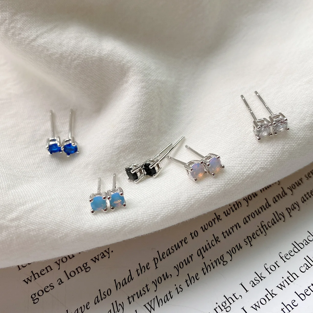 Tinny mini Small 1pair 100% real. Authentic 925 Sterling silver 4-Prong Opal Zircon Stud Earrings Fine jEWELRY TLE905
Tinny mini Small 1pair 100% real. Authentic 925 Sterling silver 4-Prong Opal Zircon Stud Earrings Fine jEWELRY TLE905
