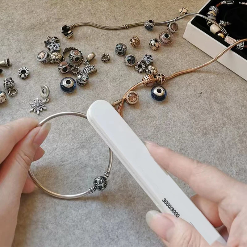 Silver Bracelet Special Gold And Silver Jewelry Cleaning And Polishing Strip Is Better Than Silver Cloth. Use Silver Wiping Rod
Silver Bracelet Special Gold And Silver Jewelry Cleaning And Polishing Strip Is Better Than Silver Cloth. Use Silver Wiping Rod