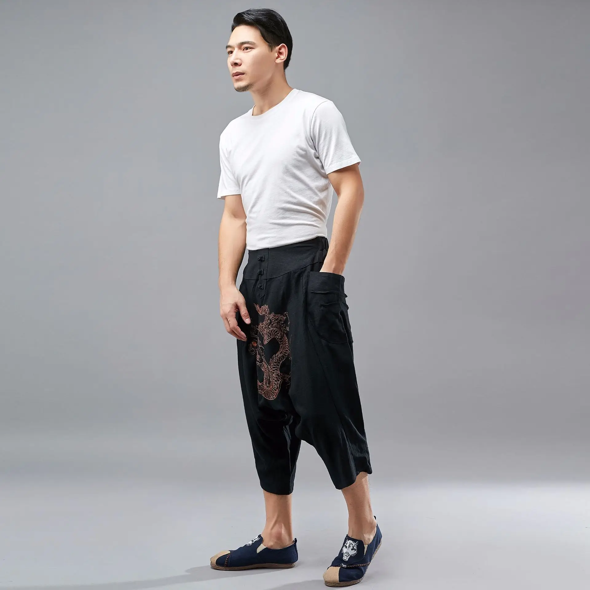 Summer Men Yoga Pant Casual Baggy Linen Chinese Traditional Embroid Harem Loose Crotch Pant Sweatpant Casual Jogger Workout Pant
Summer Men Yoga Pant Casual Baggy Linen Chinese Traditional Embroid Harem Loose Crotch Pant Sweatpant Casual Jogger Workout Pant