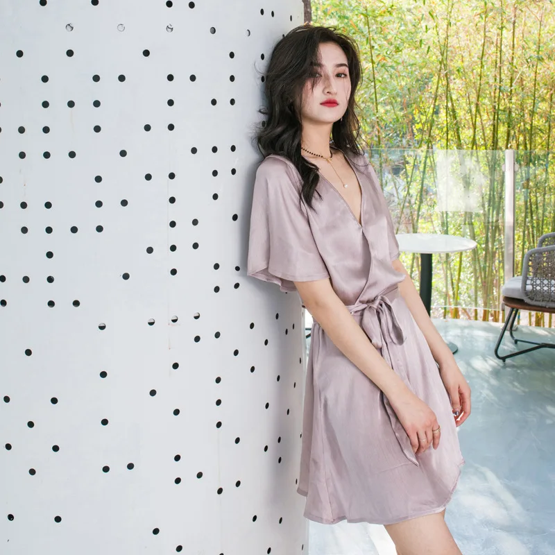 Summer Short-sleeved Night Gown Solid V-Neck Nightgowns Ice Silk Loose Robes Waist Pyjamas Sexy Night Dress Home Sleepwear
Summer Short-sleeved Night Gown Solid V-Neck Nightgowns Ice Silk Loose Robes Waist Pyjamas Sexy Night Dress Home Sleepwear